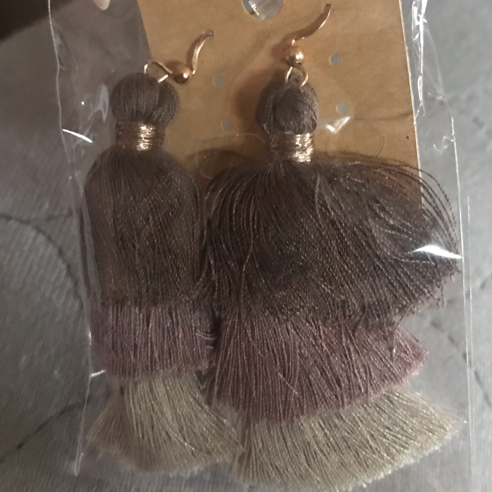 1 pair New in package tier tassel earrings